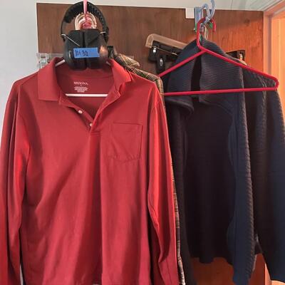 lot 321- Misc. men's clothes, headphones