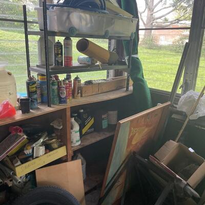 lot 322- entire room with contents