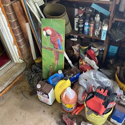 lot 322- entire room with contents