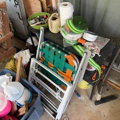 lot 322- entire room with contents