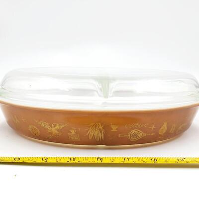VINTAGE EARLY AMERICAN 1 1/2 QT PYREX DIVIDED DISH WITH LID