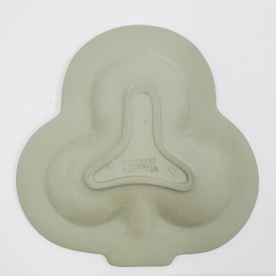 WEDGEWOOD SAGE GREEN JASPERWARE CLOVER DISH 