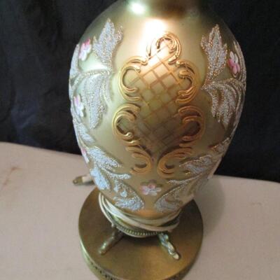 Vintage French Provincial Table Lamp with Brass Carp Figural Feet 