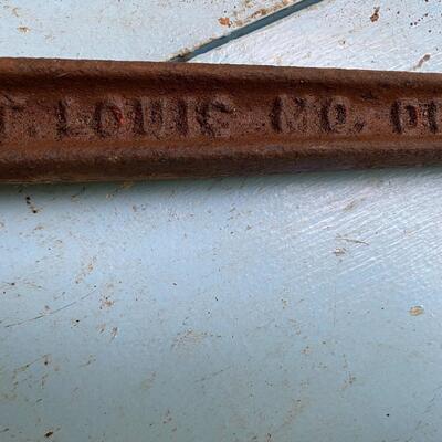 Antique cast iron caulking hoist/come-along