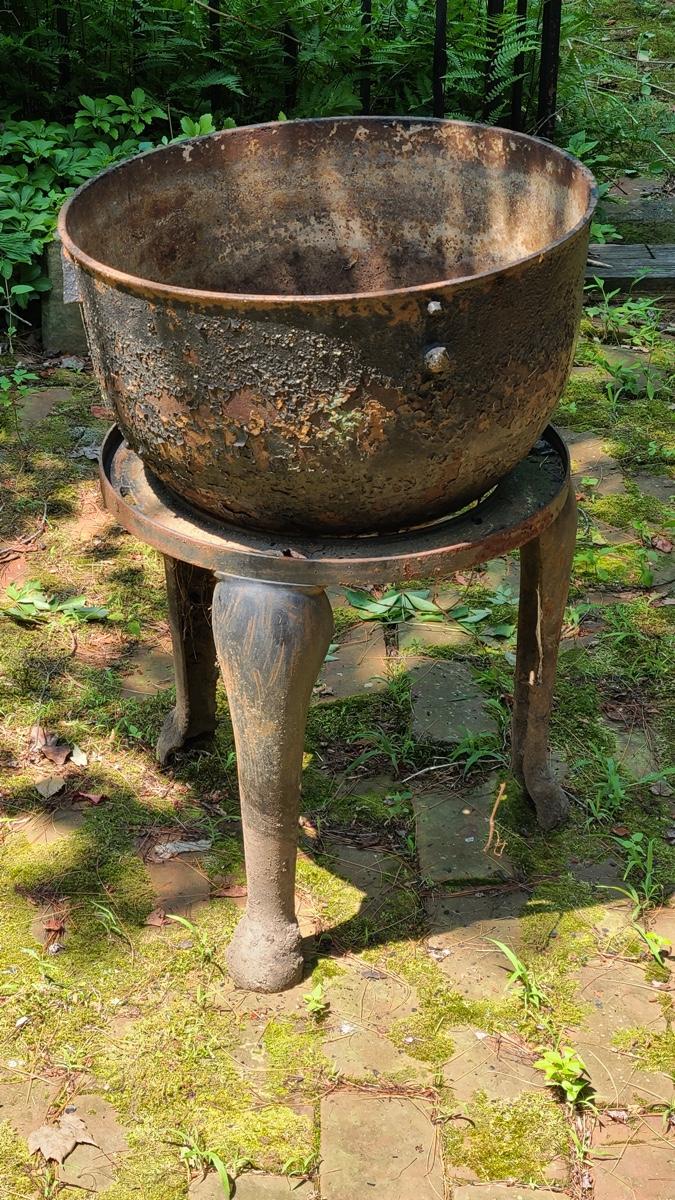 Lot 507: Antique Cast Iron Cauldron On Stand | Estatesales.Org