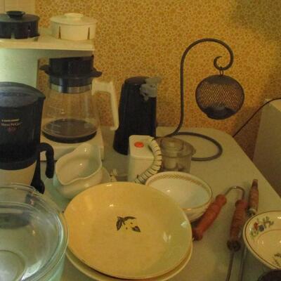 Collection of Kitchenware and Counter Top Appliances