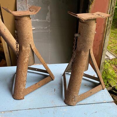 Pair of jack stands â€œAâ€