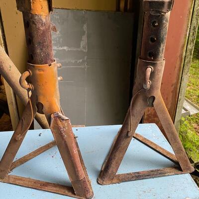 Pair of jack stands â€œCâ€