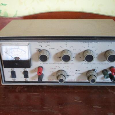 Vintage Heathkit Sine-Square Audio Generator IG-18
