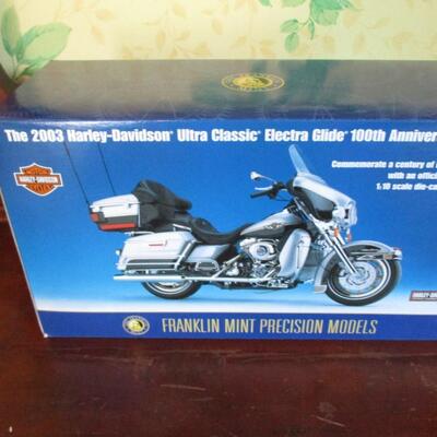 Franklin Mint 2003 Harley Davidson Ultra Classic Electra Glide 100th Anniversary Motorcycle