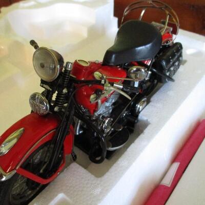 Franklin Mint 1948 Harley-Davidson Panhead RED Road Rally Edition Motorcycle