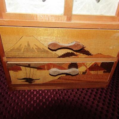 LOT 100  ASIAN THEMED DECOR & COLLECTIBLES