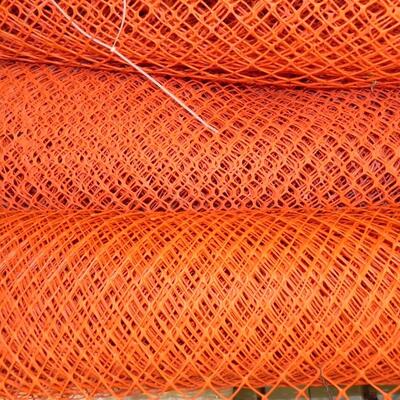 LOT 16  PLASTIC FENCING