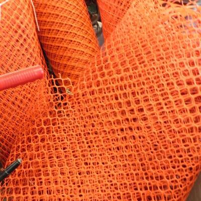 LOT 16  PLASTIC FENCING