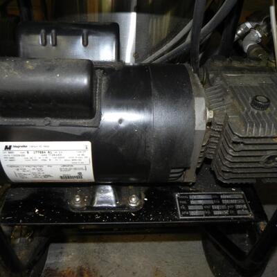 LOT 8  CLEANING SYSTEM