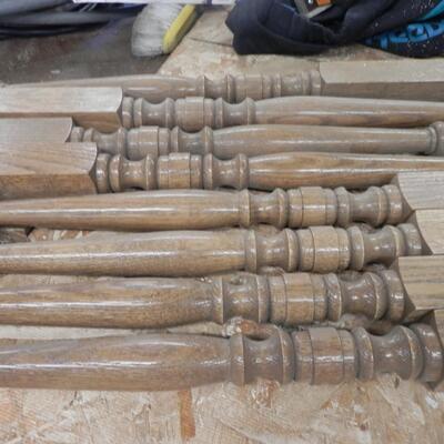 LOT 35  WOODEN POST