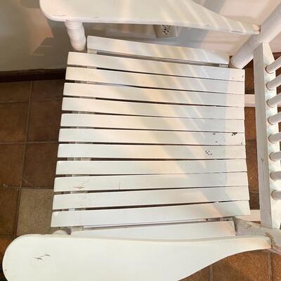 CRACKER BARREL WHITE WOODEN ROCKING CHAIR 