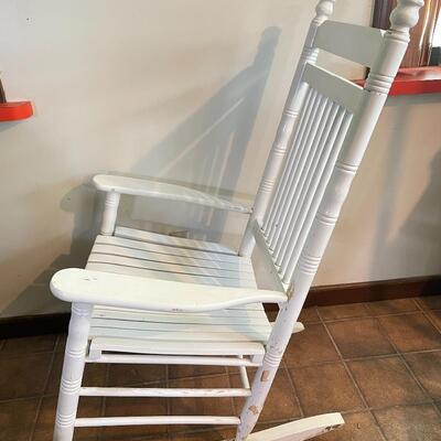 CRACKER BARREL WHITE WOODEN ROCKING CHAIR 