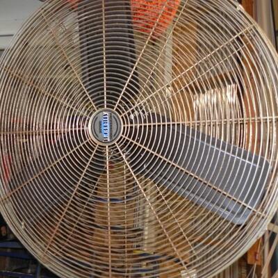 LOT 33   PROFESSIONAL GRADE FAN