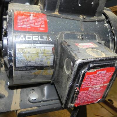 LOT 29   DELTA  ROUTER TABLE SAW