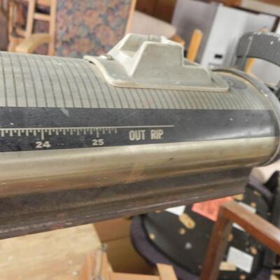 LOT 28  CRAFTSMAN SAW