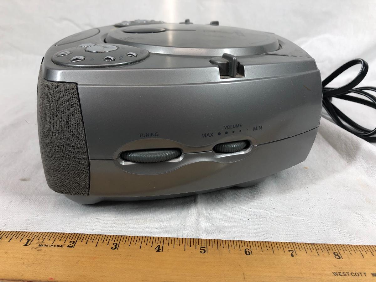 Memorex Dual Alarm Clock Radio CD Player