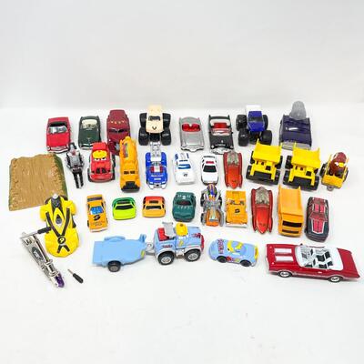 SMALL TOY CAR LOT - HOT WHEELS & MORE 
