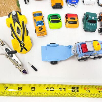 SMALL TOY CAR LOT - HOT WHEELS & MORE 