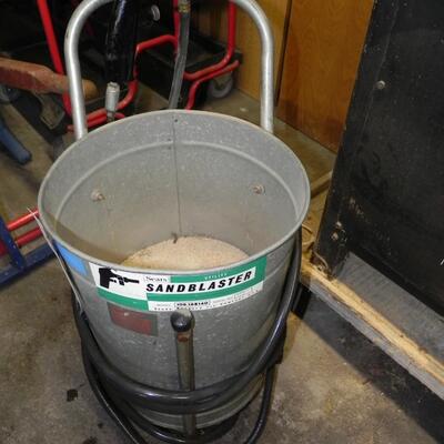 LOT 26  UTILITY SANDBLASTER
