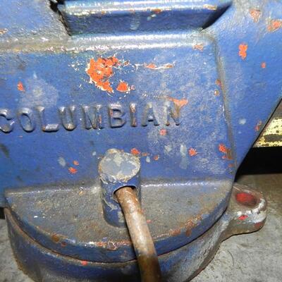 LOT 18 COLUMBIAN VISE