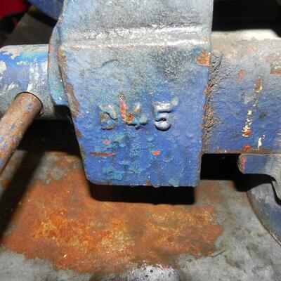 LOT 18 COLUMBIAN VISE