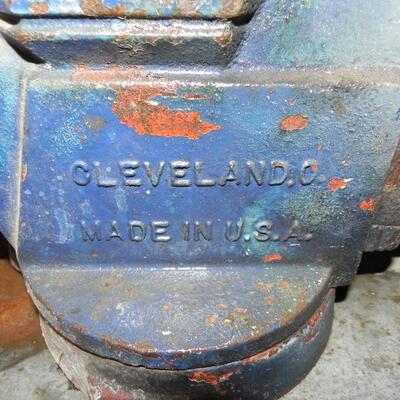 LOT 18 COLUMBIAN VISE
