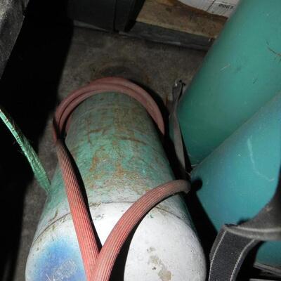 LOT 14   GAS CYLINDER AND HOSE