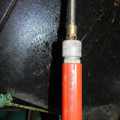 LOT 14   GAS CYLINDER AND HOSE