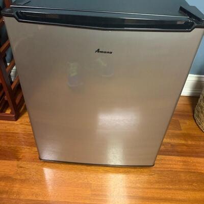 Lot A6: Amana Mini-Fridge Refrigerator