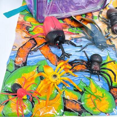 LARGE PLASTIC BUGS AND MAT TOY LOT