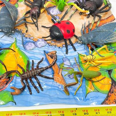 LARGE PLASTIC BUGS AND MAT TOY LOT
