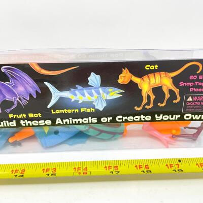 PLASTIC ANIMAL TOY LOT - INCLUDES ZOOMORPHS