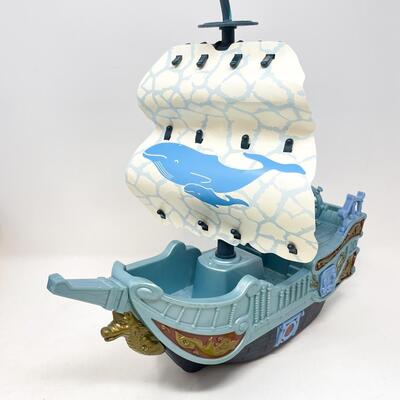 SHIP & SEA CREATURES TOY LOT