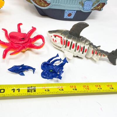 SHIP & SEA CREATURES TOY LOT