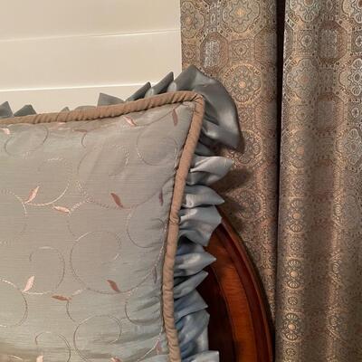 Lot 39  Custom Bedding Ensemble (Full Size)
