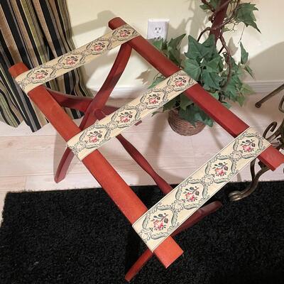 Lot 57  Decor Misc with Chair and Luggage Stand