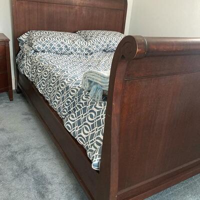 ANTIQUE SLEIGH BED
