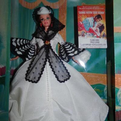 LOT 10  GONE WITH THE WIND BARBIE