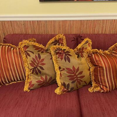 Lot 91  Four Reversible Pillows