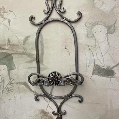 Lot 104  Wall Decor