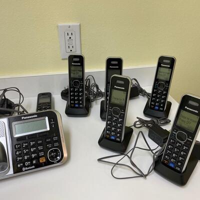 Lot 107  Cordless Phone with 5 Extensions
