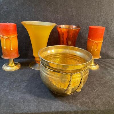 Lot 123  Orange Decor Misc