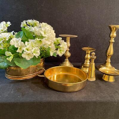 Lot 134  Brass Decor Misc