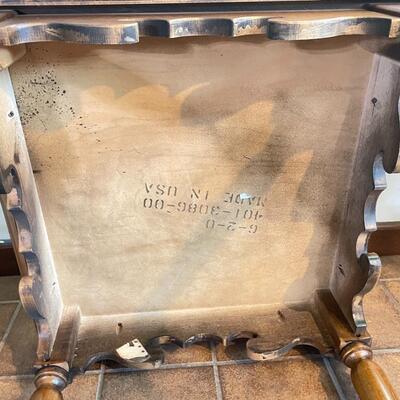 SOLID WOOD SQUARE END TABLE